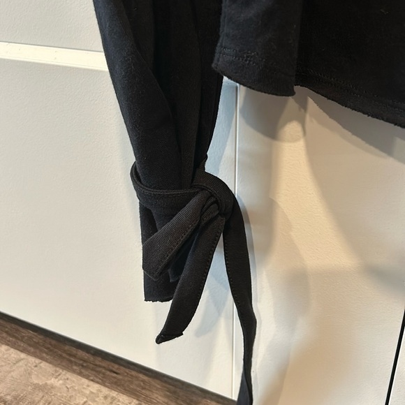 🌷Berska Soft Cotton Pullover with Wrist Ties - Picture 6 of 8